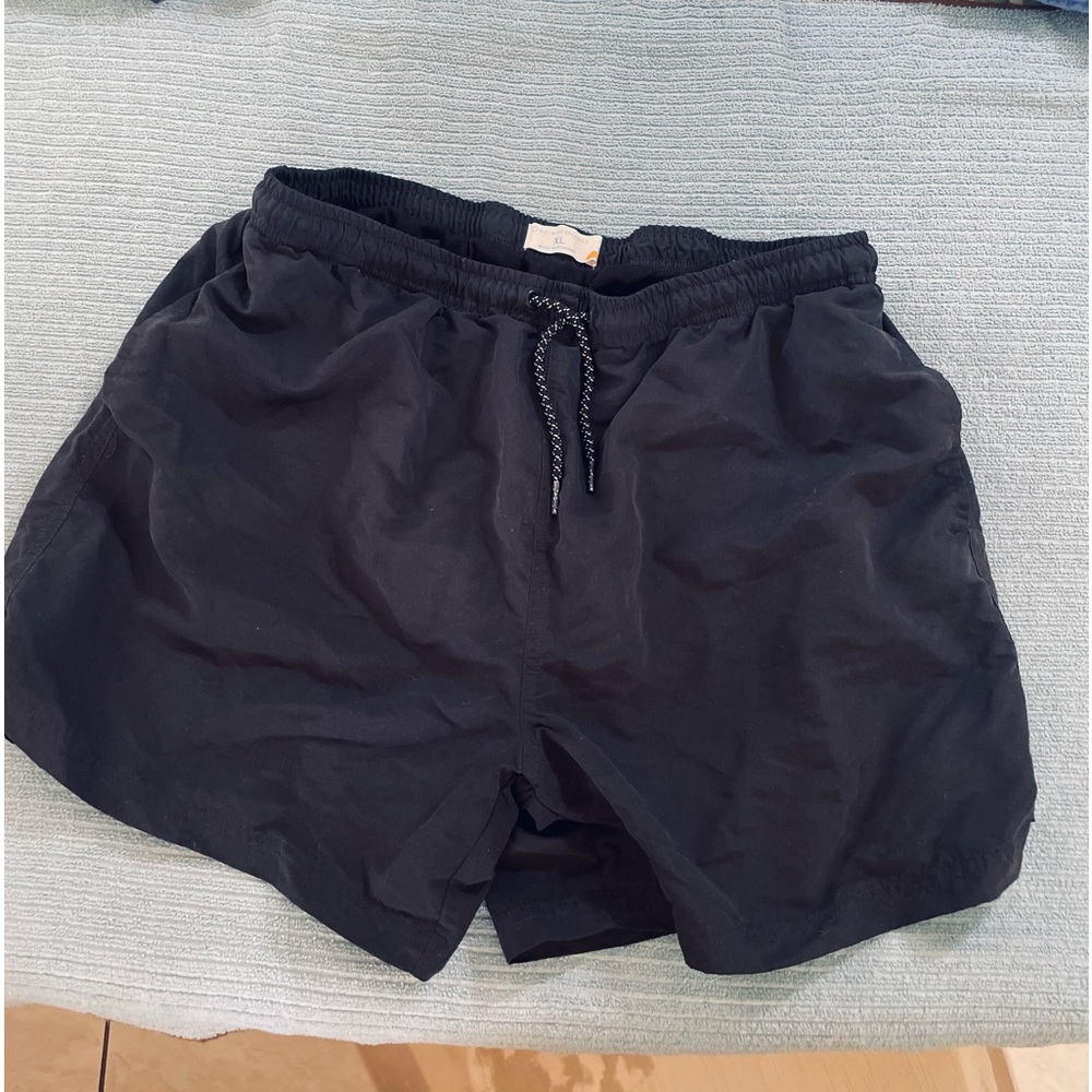 NWOT Black women’s Premier Cares XL elastic waist shorts with inter lining.
